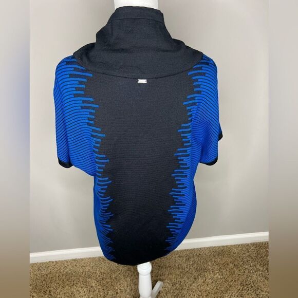 ST. JOHN knit top - Picture 2 of 4